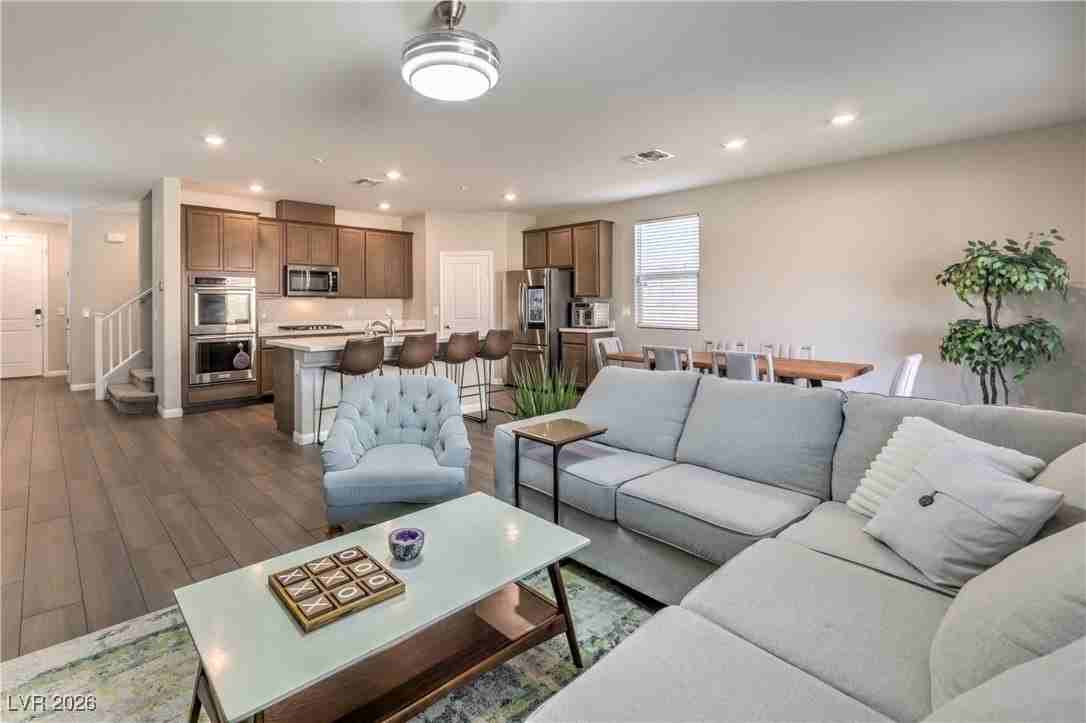 10646 Silver Pond Ave - Photo 6 of 39