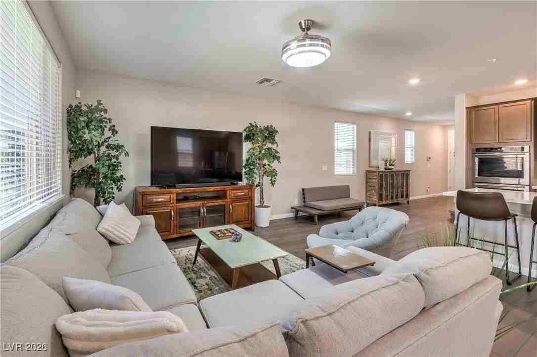 10646 Silver Pond Ave - Photo 7 of 39