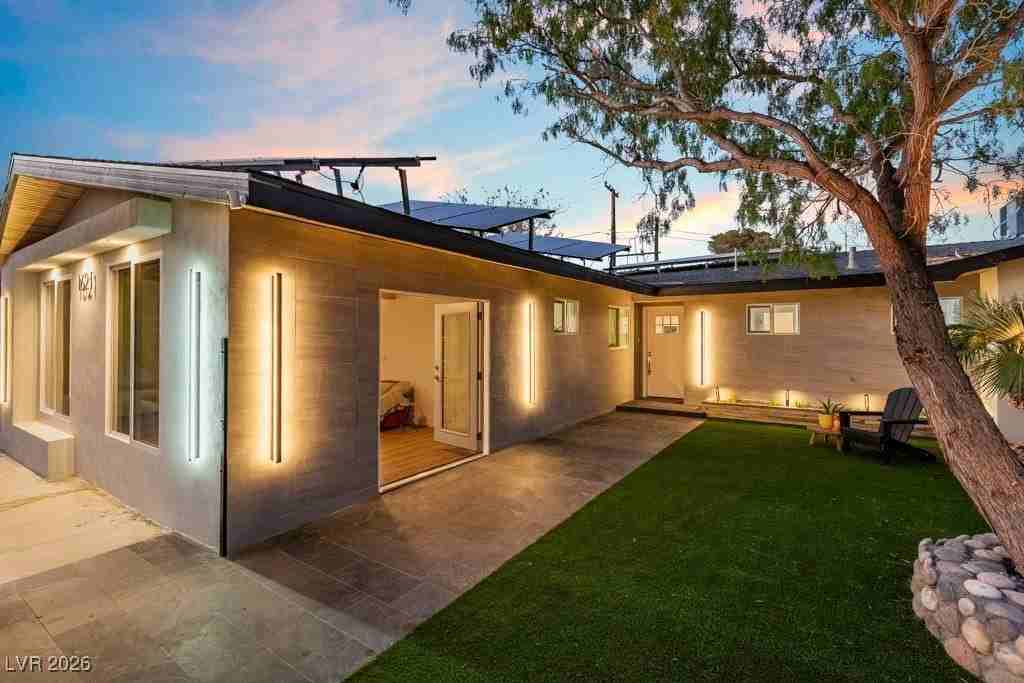 1621 Franklin Ave - Photo 2 of 45