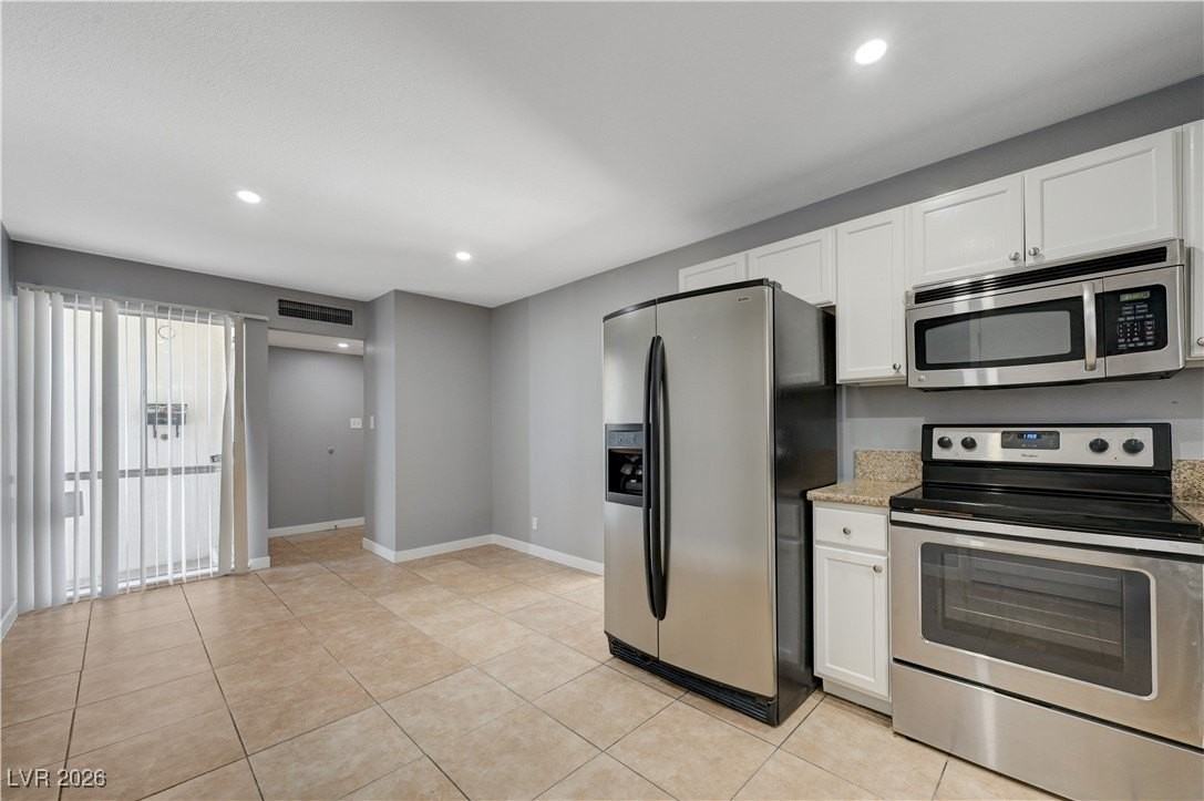 6413 Bannock Way - Photo 3 of 33