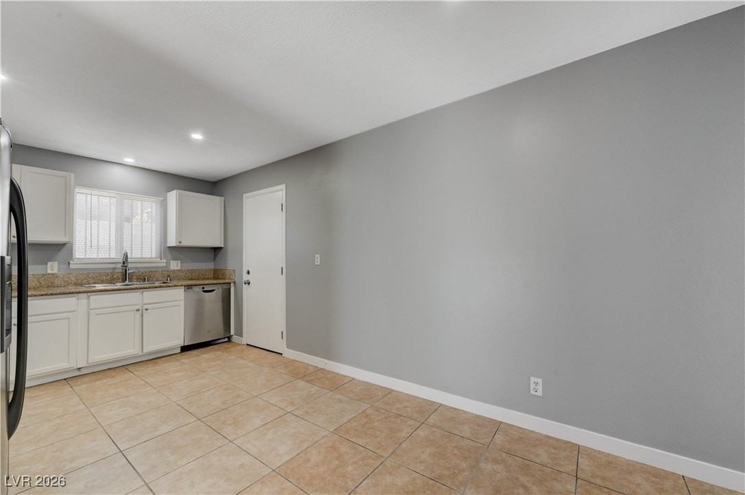 6413 Bannock Way - Photo 5 of 33