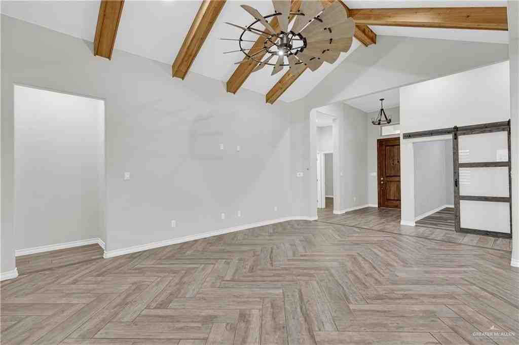 1613 Red River Ave - Photo 3 of 24