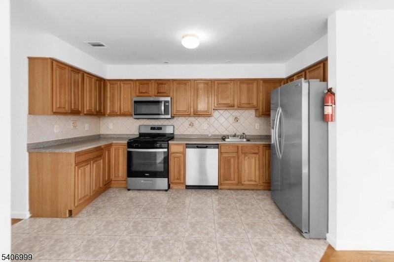 210 Port Ave - Photo 6 of 14