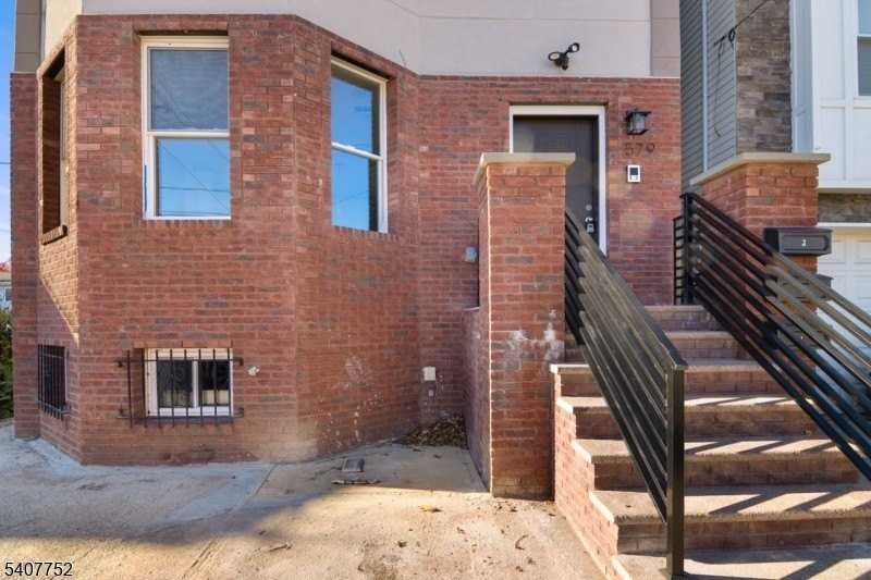 579 S 12th St Unit 2 #3 - Photo 2 of 17