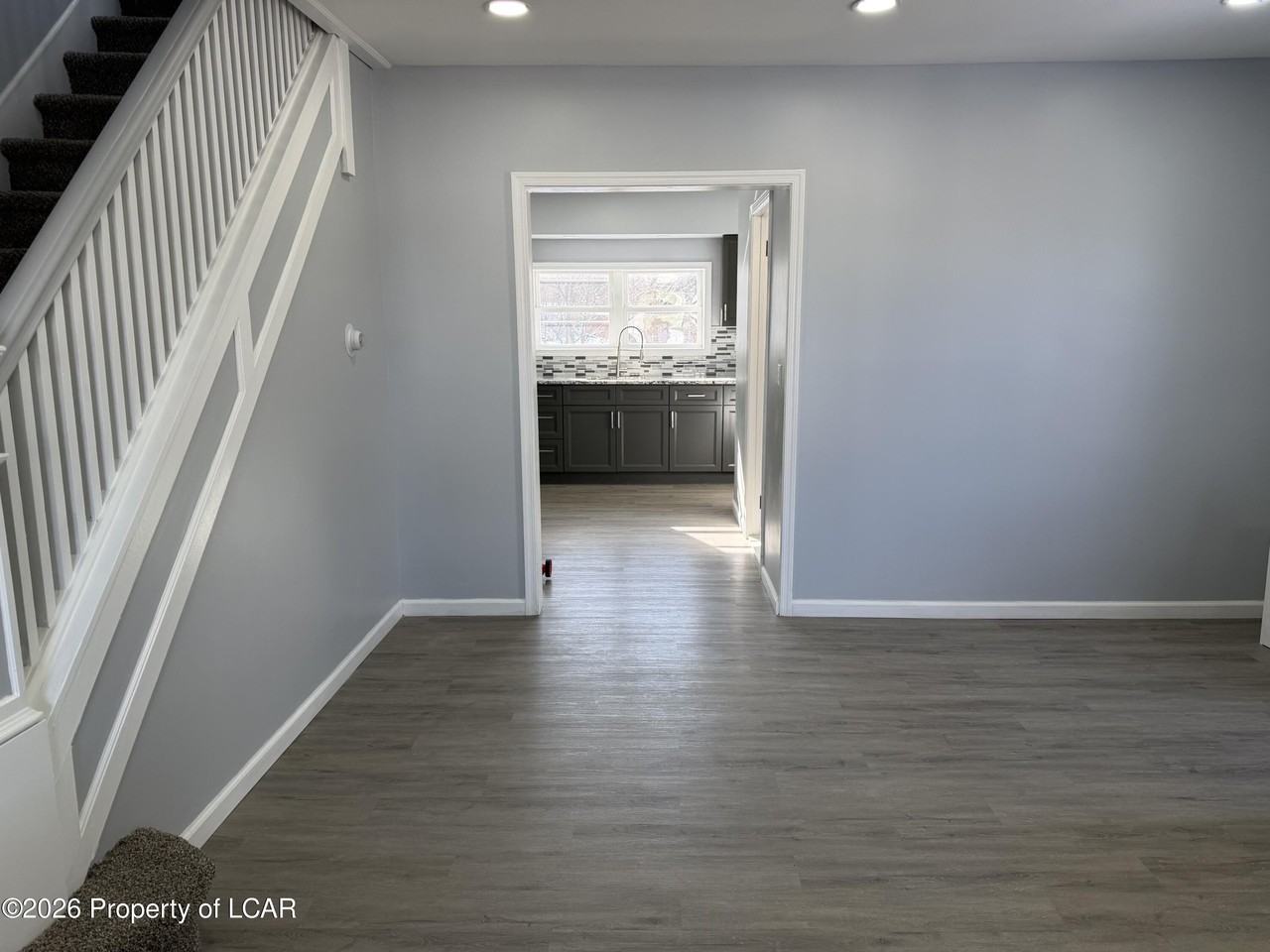 1016 Vine St - Photo 5 of 12