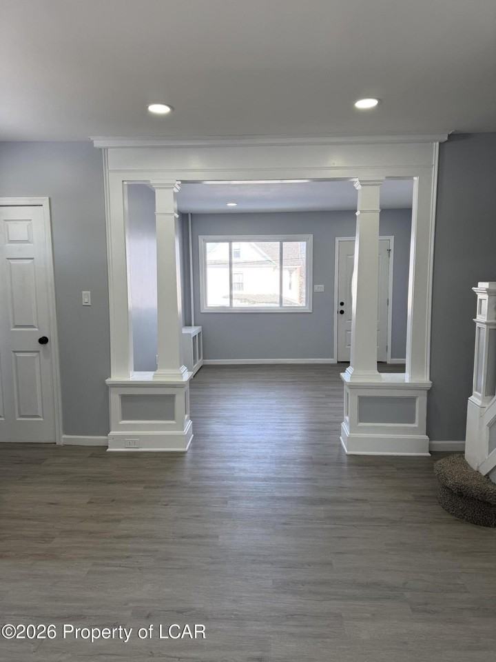 1016 Vine St - Photo 6 of 12