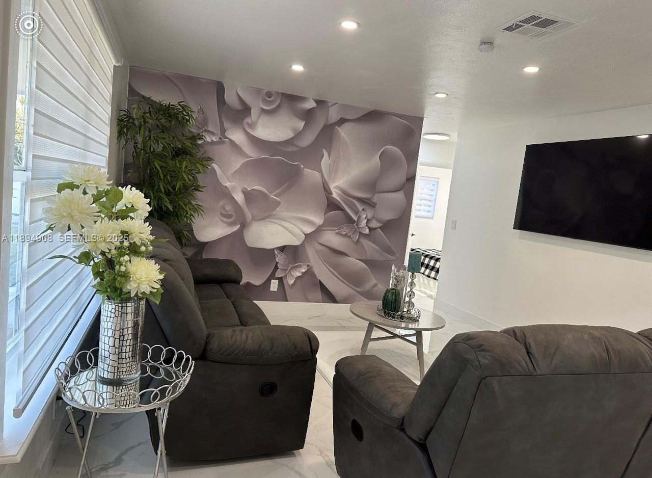 4531 Sw 42nd Ter - Photo 5 of 8