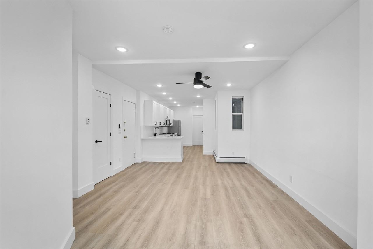 206 Bloomfield St #6 - Photo 2 of 17