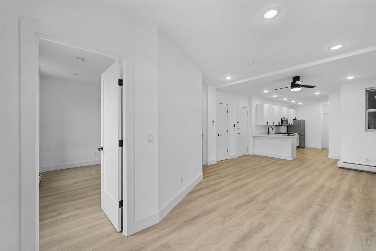 206 Bloomfield St #6 - Photo 5 of 17