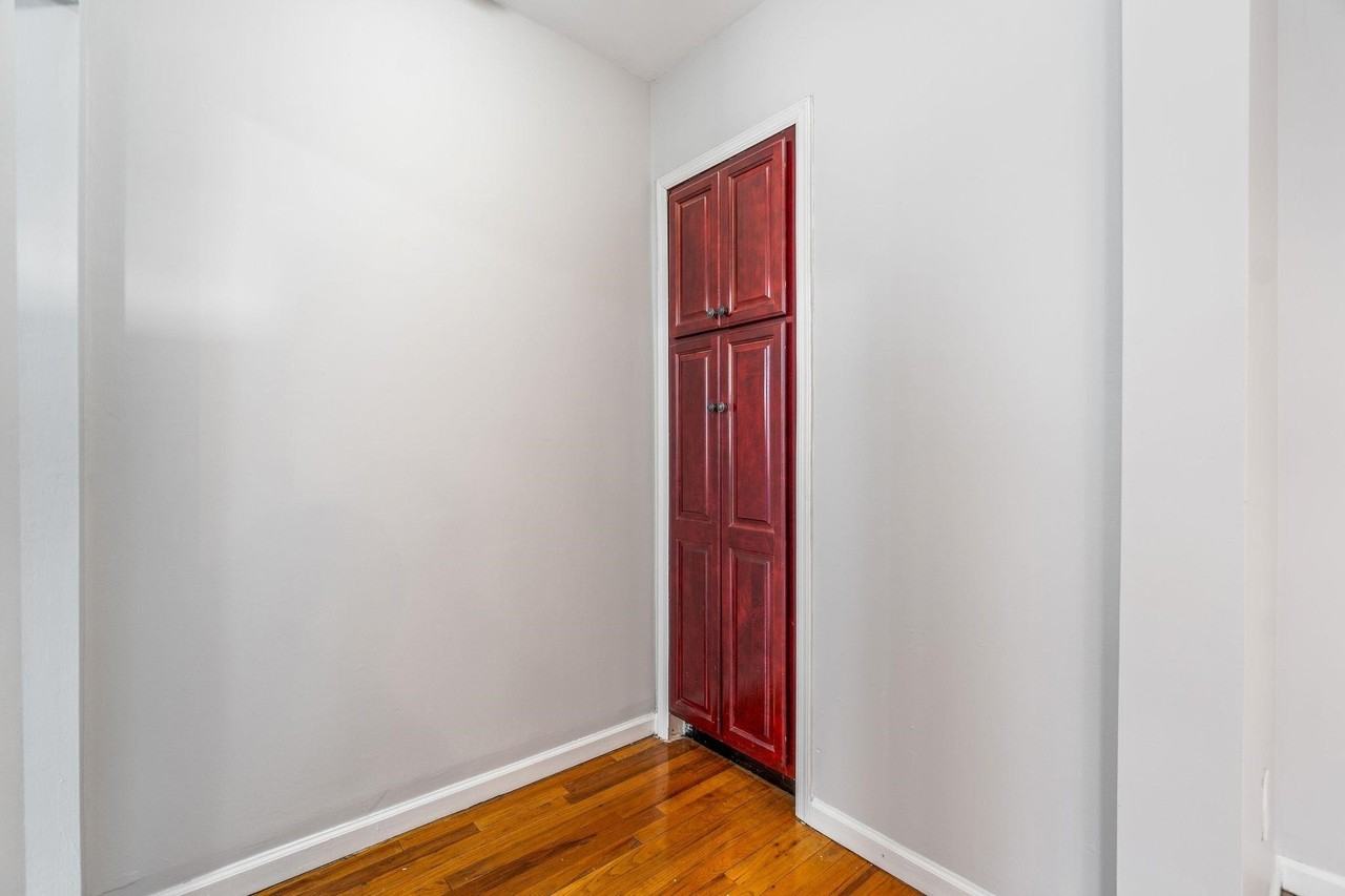 883 Boulevard E #1K - Photo 7 of 18