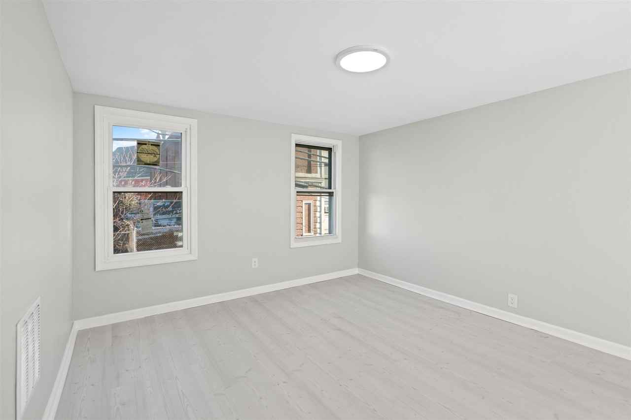 173 Lembeck Ave #2 - Photo 3 of 8
