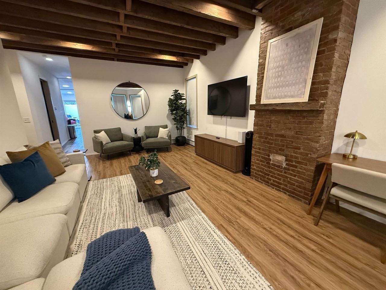 414 41st St #1 - Photo 4 of 19