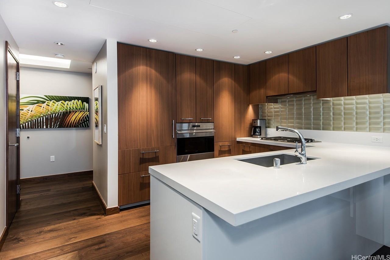 1555 Kapiolani Blvd Apt 1610 #1610 - Photo 3 of 15