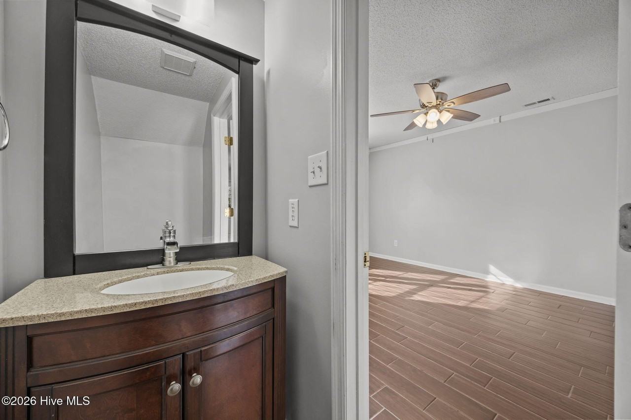 336 Bracken Pl - Photo 5 of 16