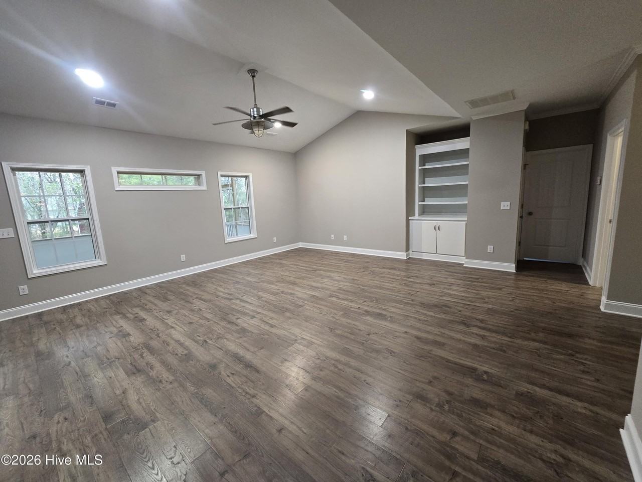 105 Dogwood Ct - Photo 4 of 41