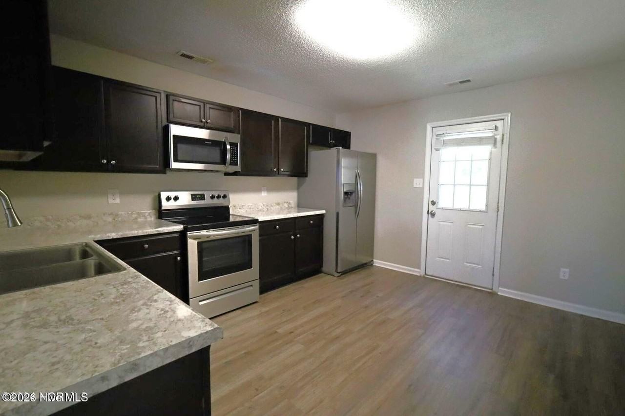 894 W Pueblo Dr - Photo 5 of 12