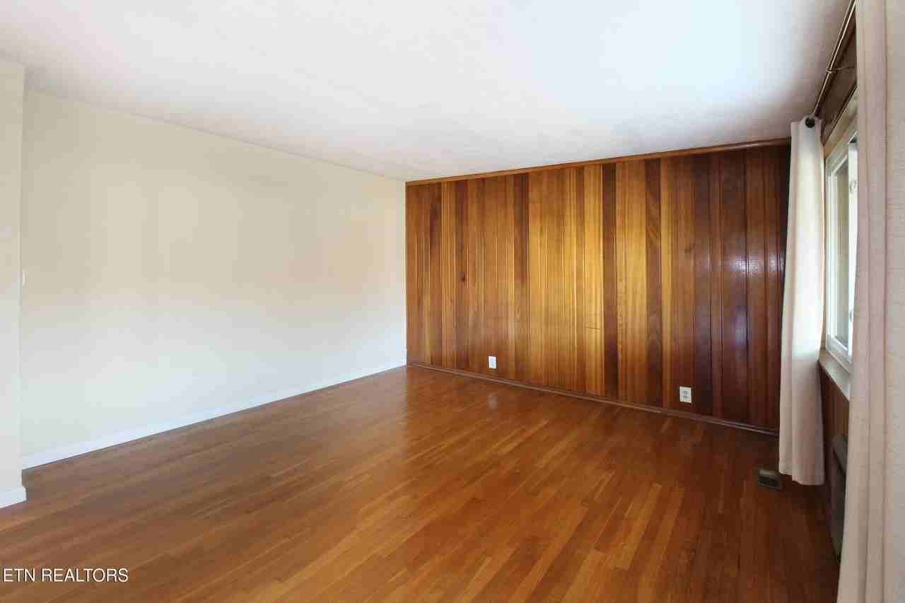 4308 Lonas Dr - Photo 2 of 24