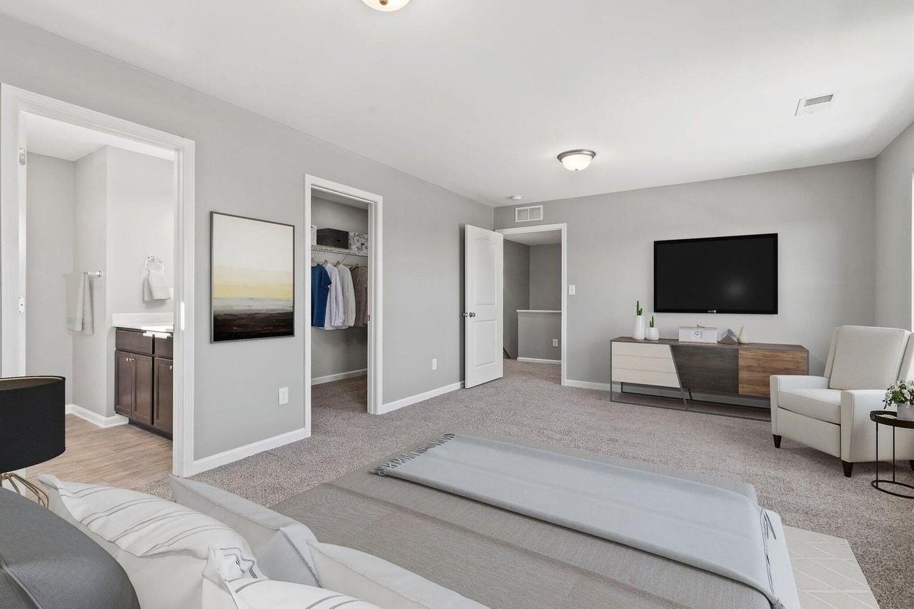 2704 Hailey Rose Way - Photo 4 of 16