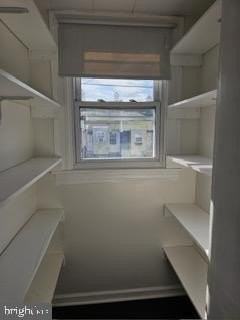 2237 Penrose Ave - Photo 4 of 13