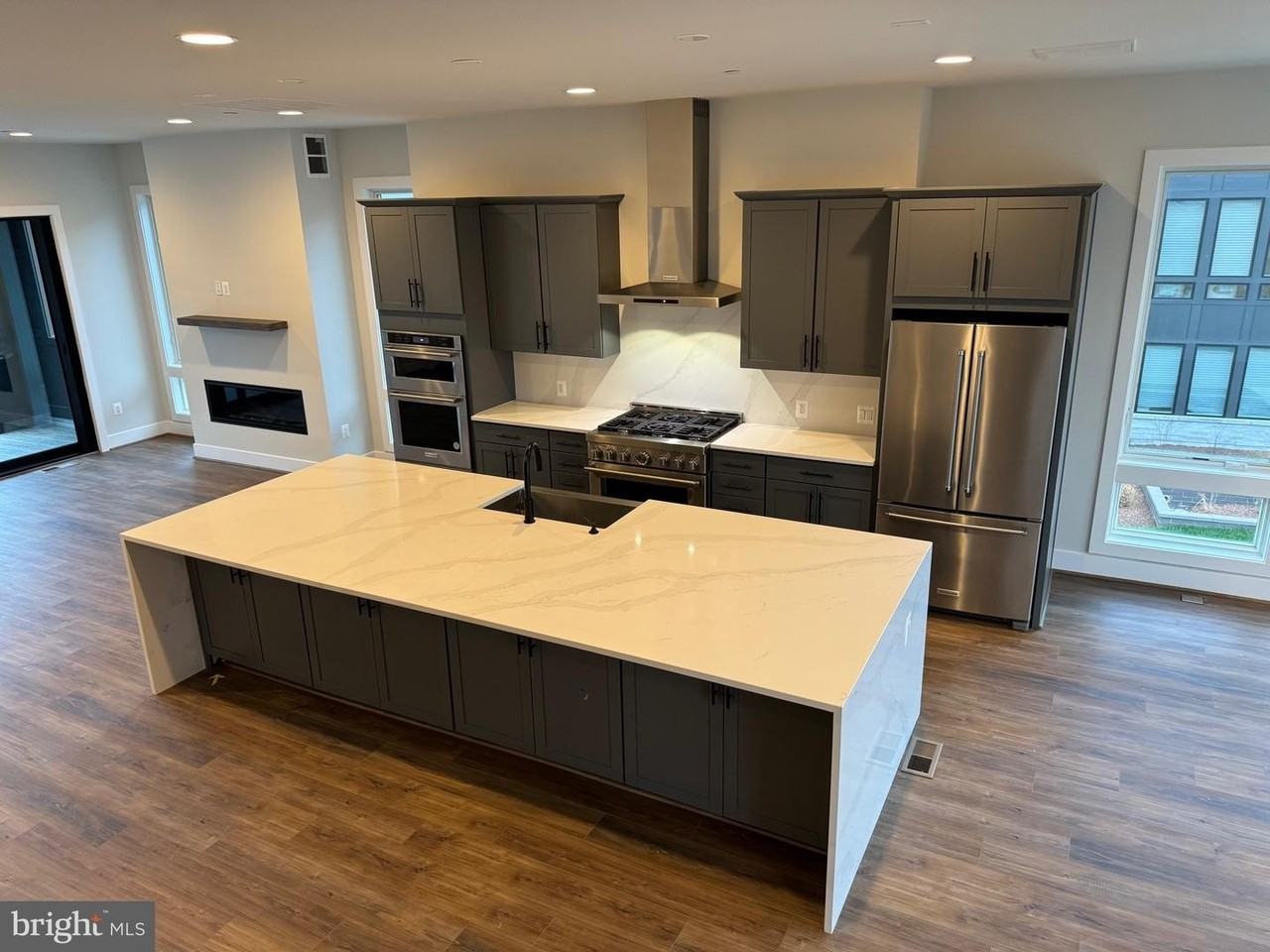 9779 Azure Aly - Photo 6 of 48