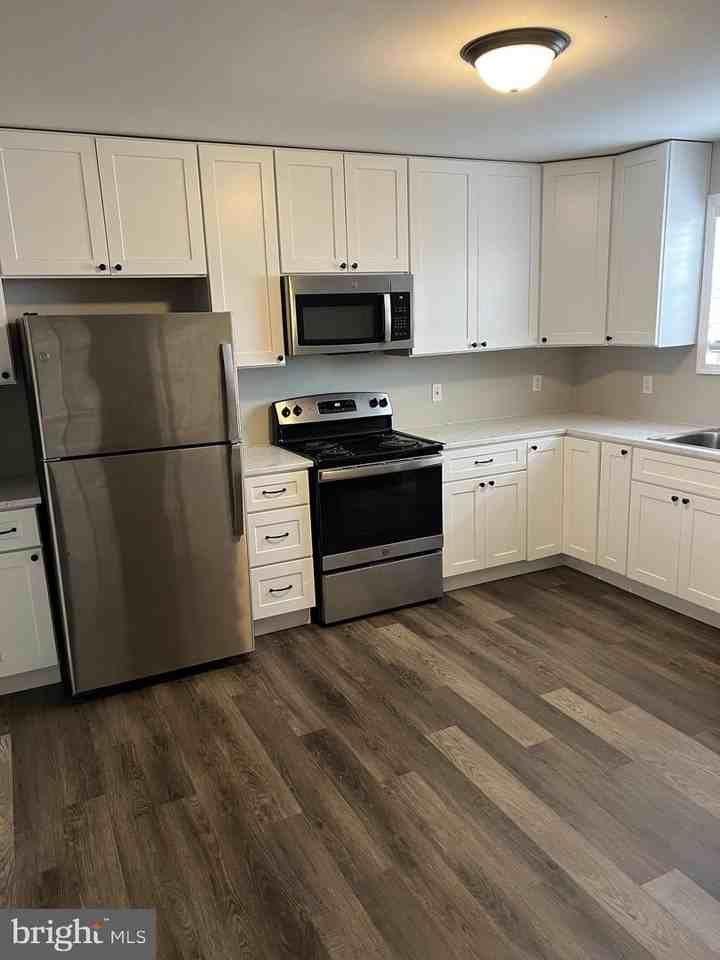 208 Sunset Dr - Photo 7 of 37