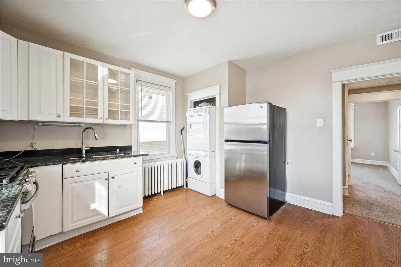 272 Burmont Rd - Photo 4 of 15