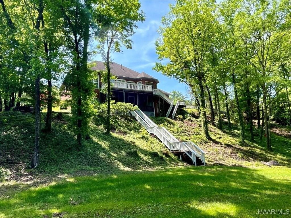 704 Emerald Dr - Photo 4 of 50