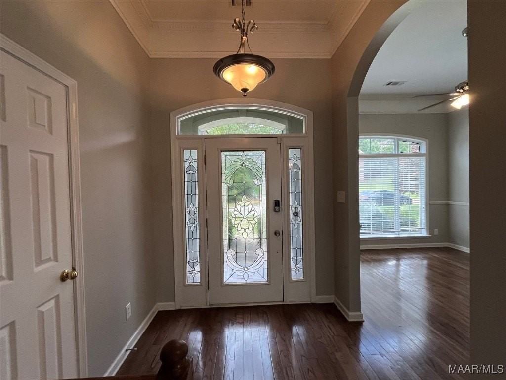 704 Emerald Dr - Photo 5 of 50