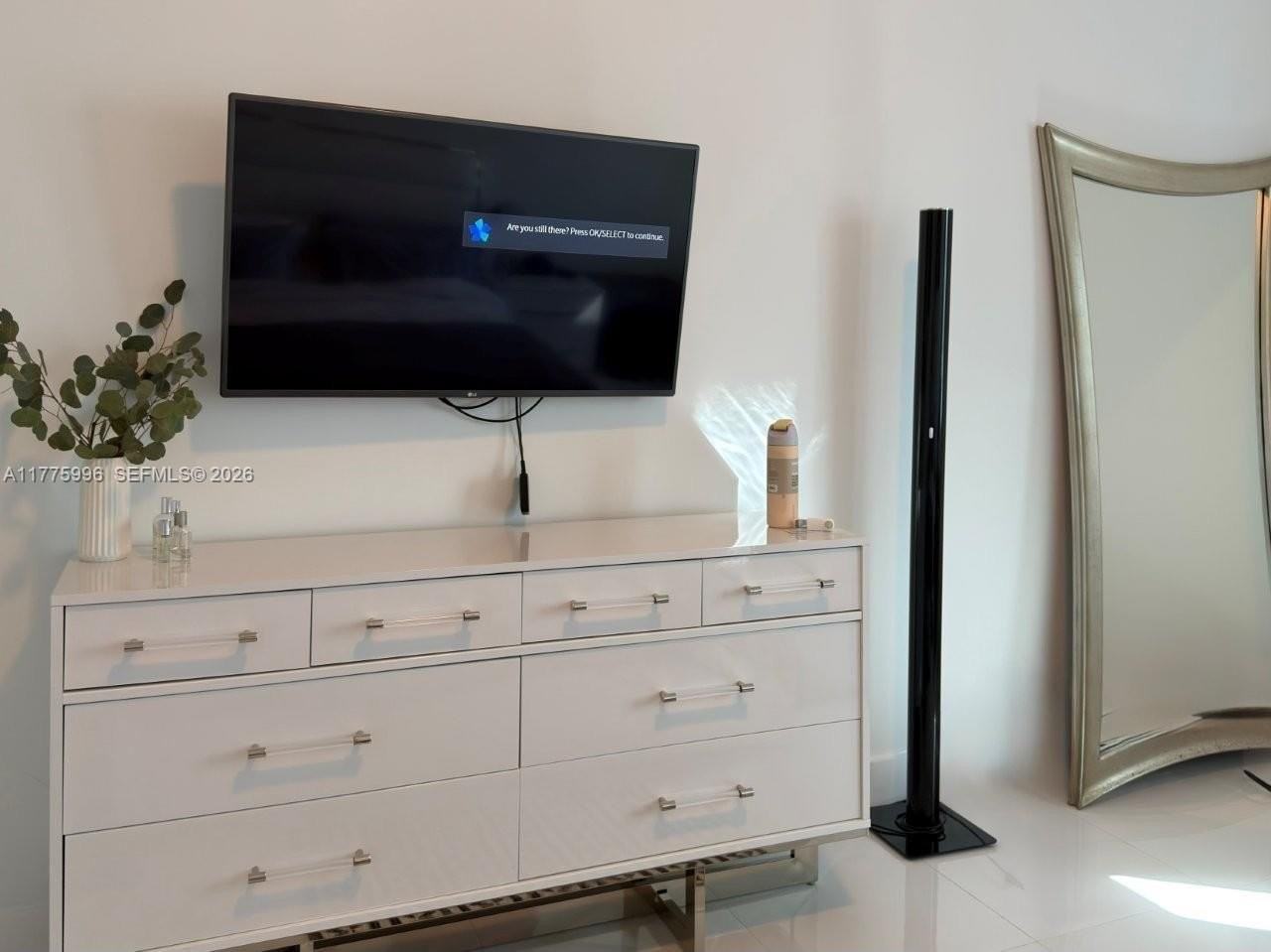 2301 Collins Ave #1624 - Photo 2 of 36