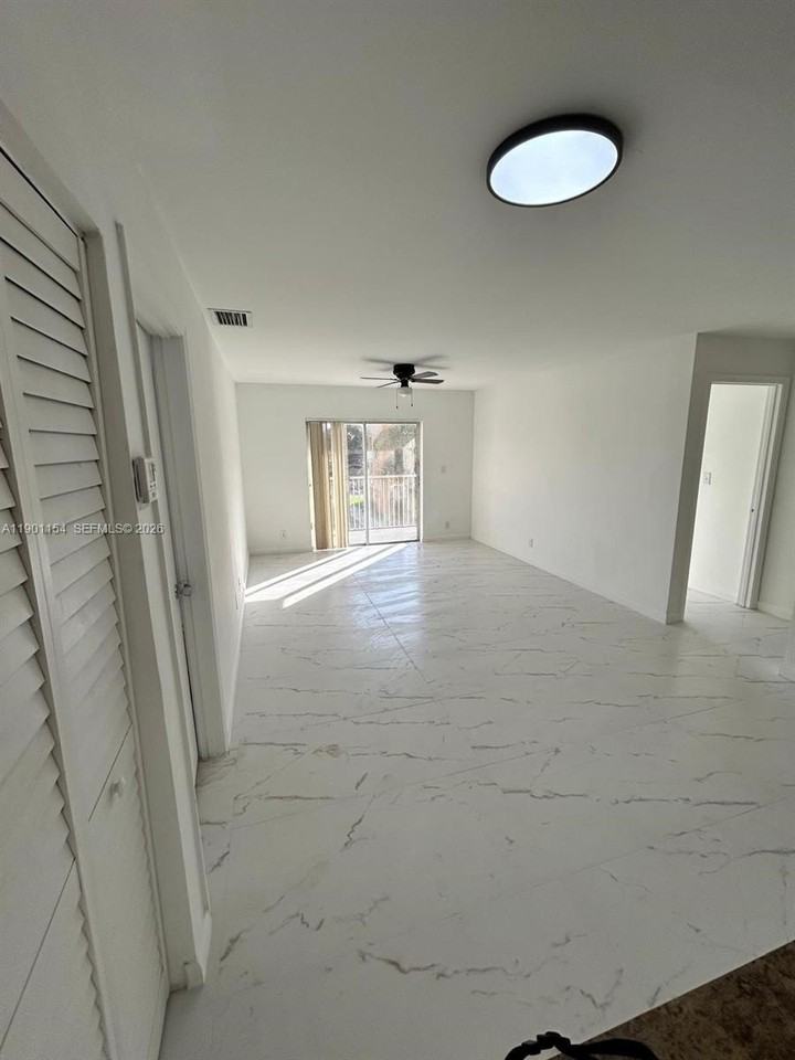 2221 S Sherman Cir #304 - Photo 4 of 25