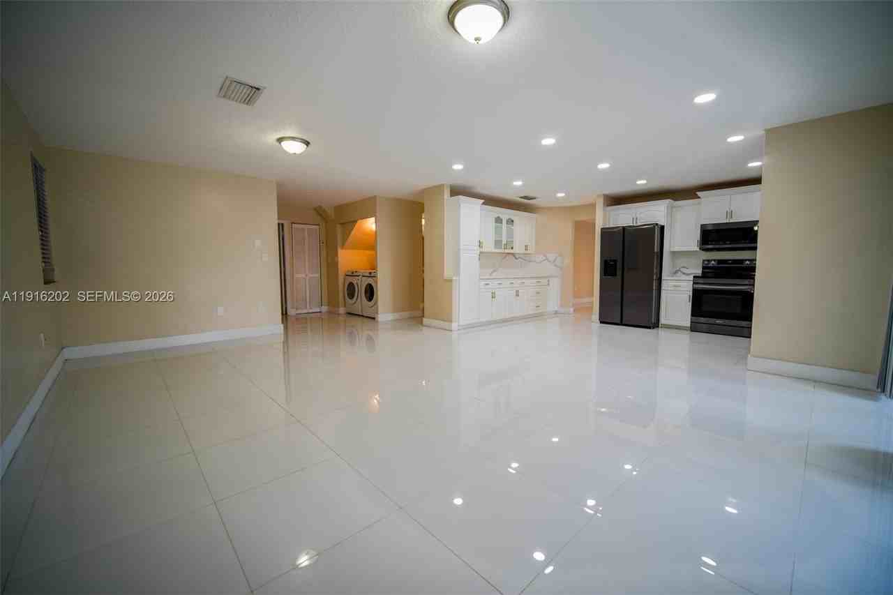 8568 Sw 211th Ter #8576 - Photo 3 of 26