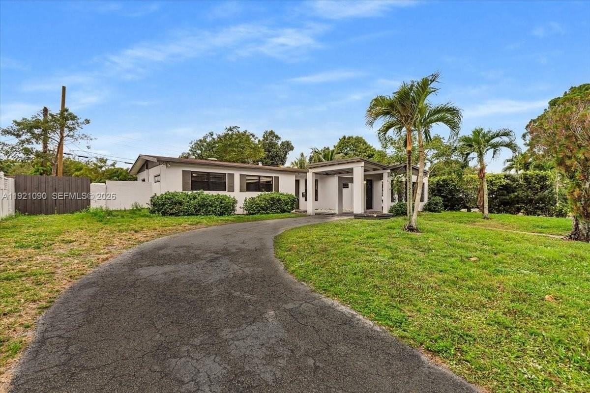 4710 Nw 12th St - Photo 4 of 40