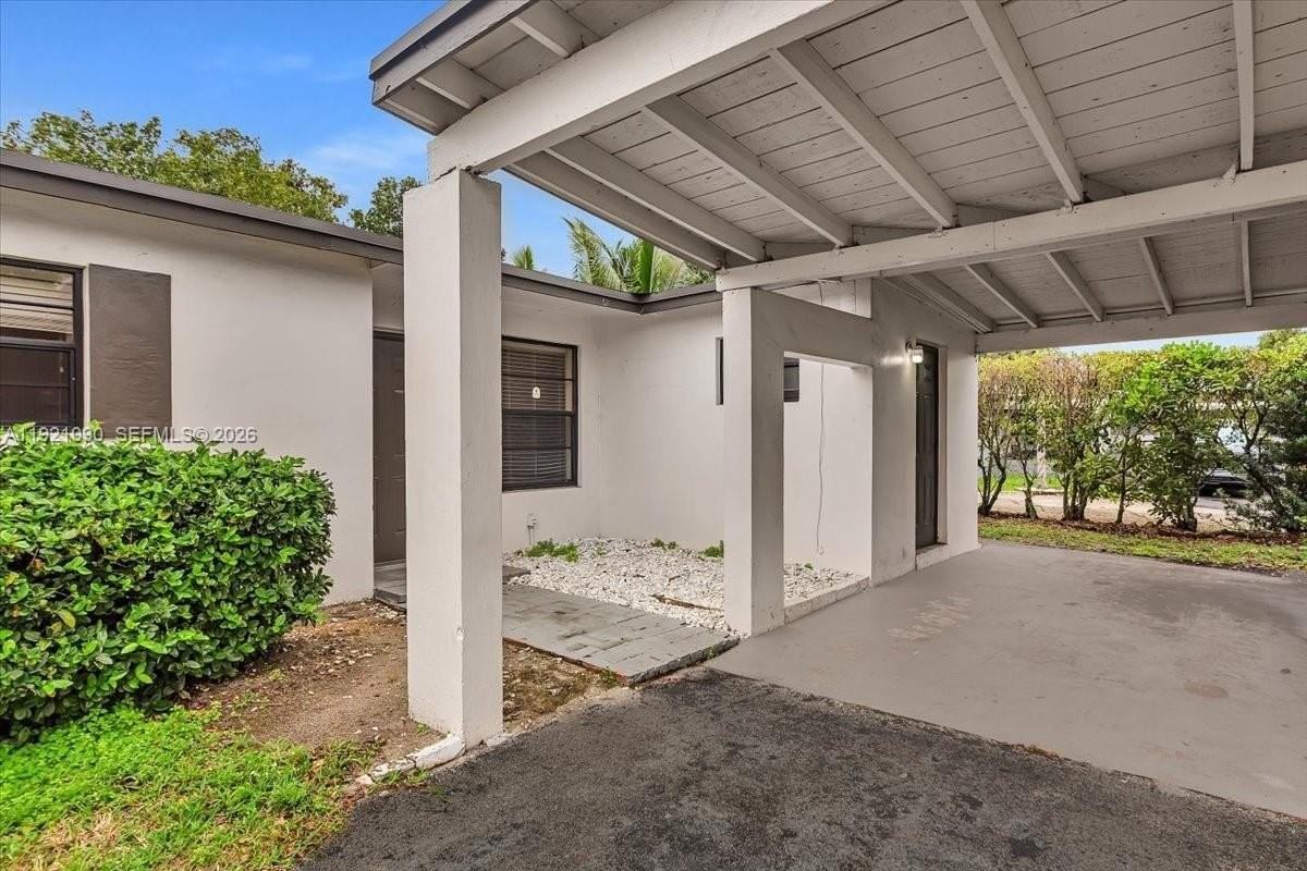 4710 Nw 12th St - Photo 6 of 40