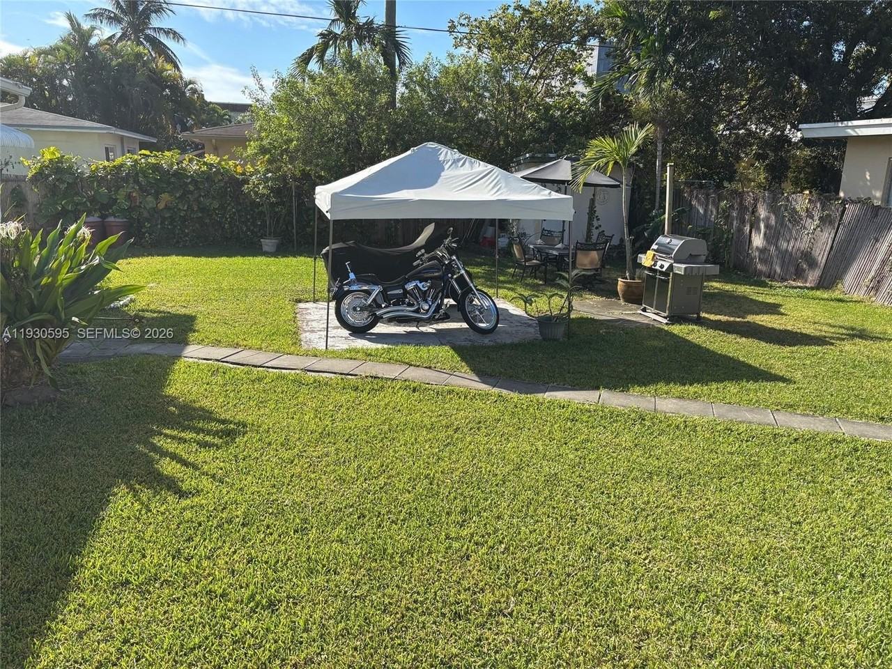 724 Moffett St #F - Photo 6 of 17