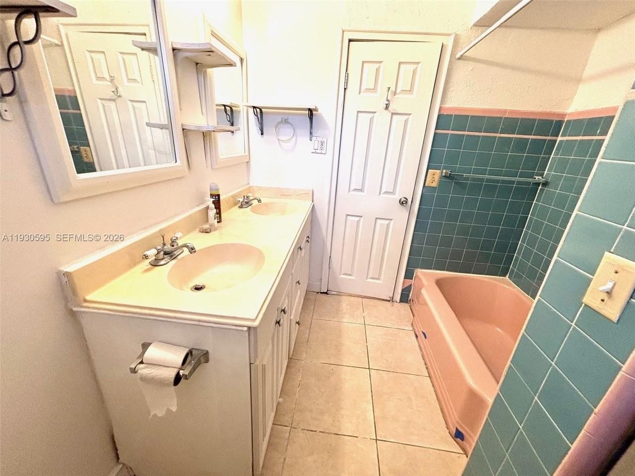 724 Moffett St #F - Photo 7 of 17