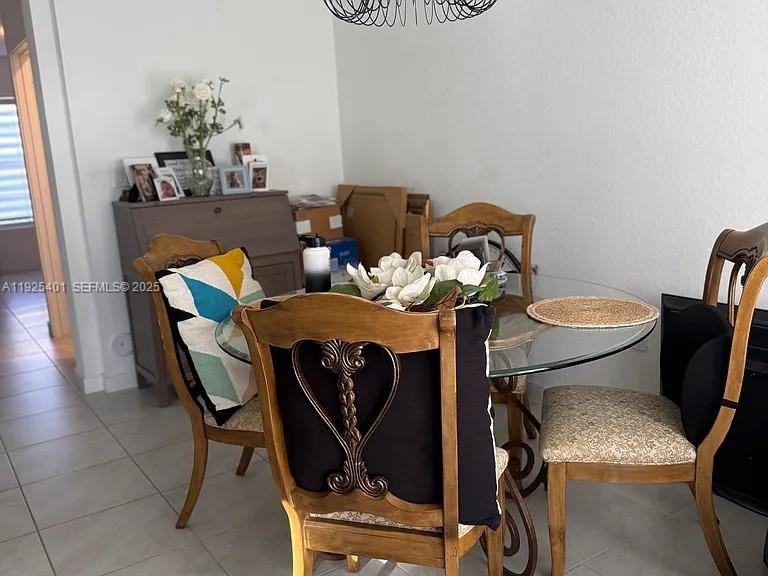 Ne 4th Ln - Photo 4 of 8