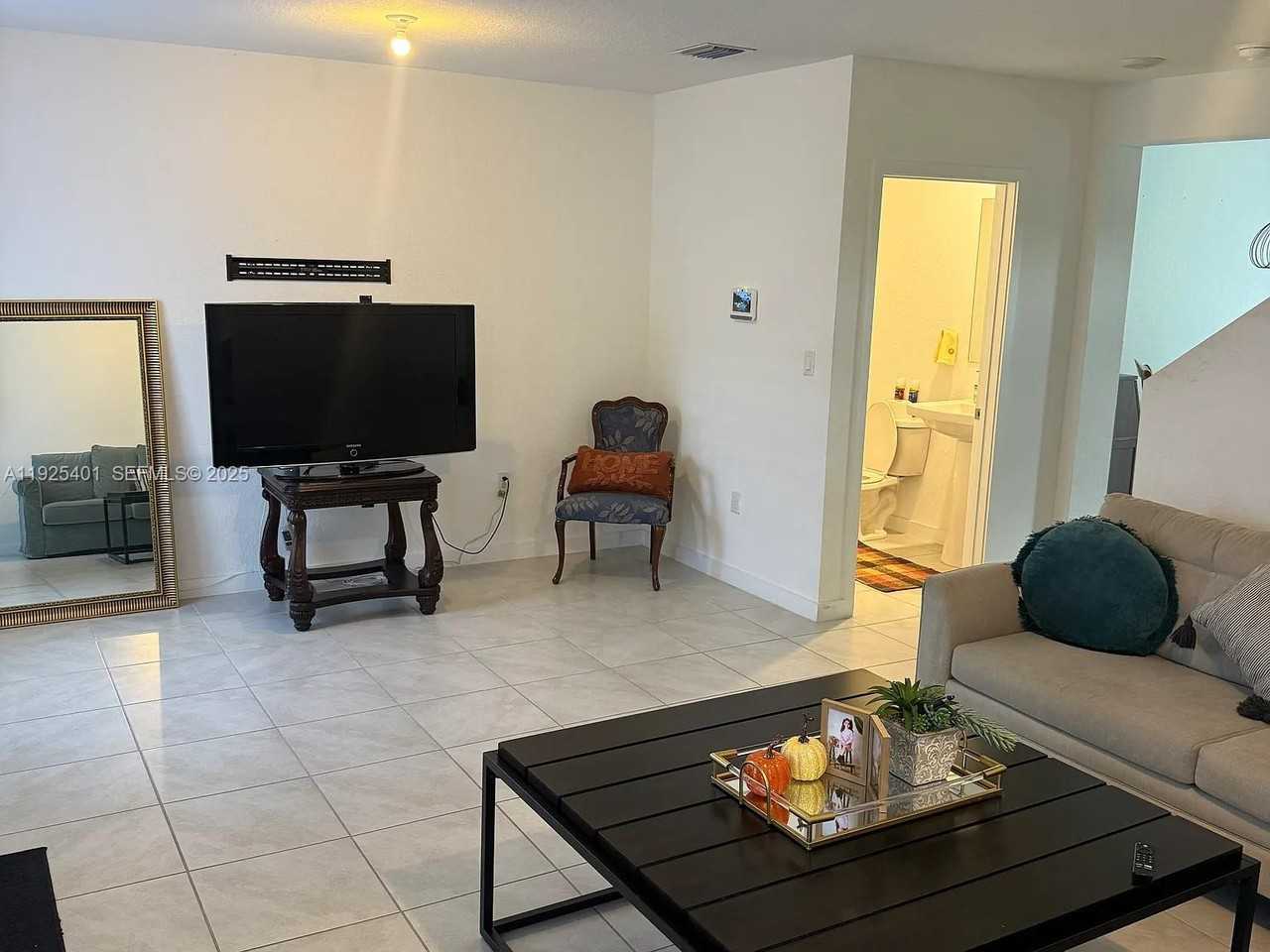 Ne 4th Ln - Photo 7 of 8