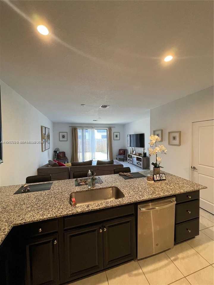 Sw 235th St - Photo 4 of 8