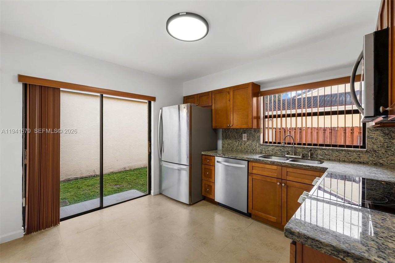 449 Sw 88th Pl - Photo 3 of 38