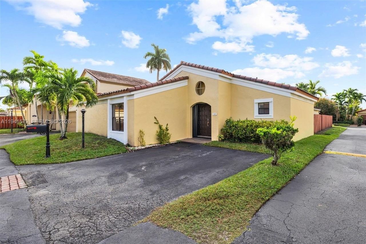 449 Sw 88th Pl - Photo 7 of 38