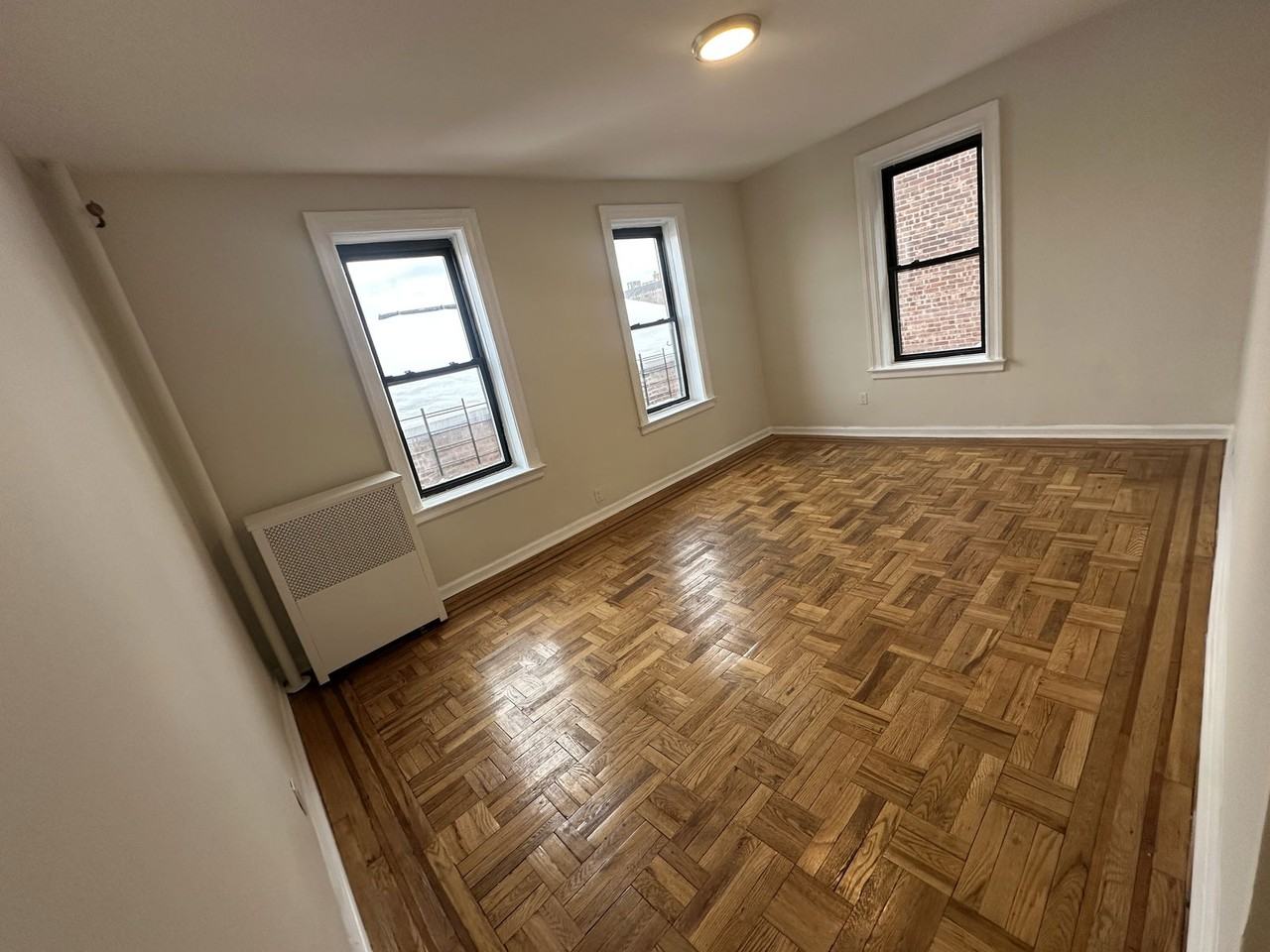 2978 E 196th St - Photo 2 of 8