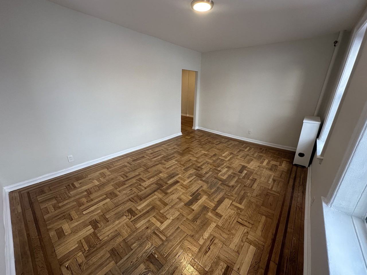 2978 E 196th St - Photo 4 of 8