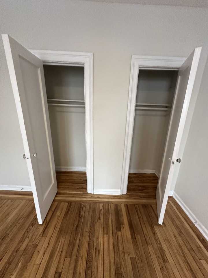 2978 E 196th St - Photo 6 of 8