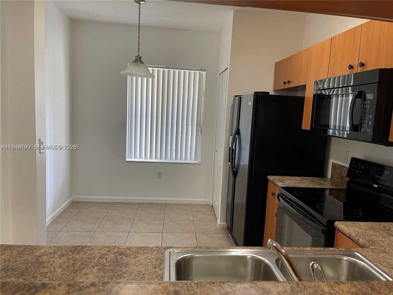 2833 Sw 82nd Ave #104 - Photo 5 of 28