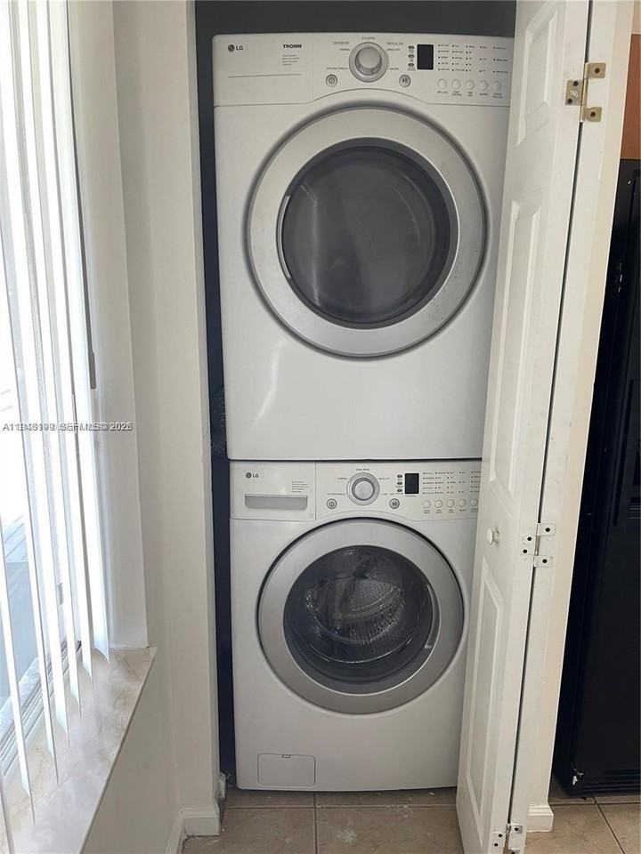 2833 Sw 82nd Ave #104 - Photo 7 of 28