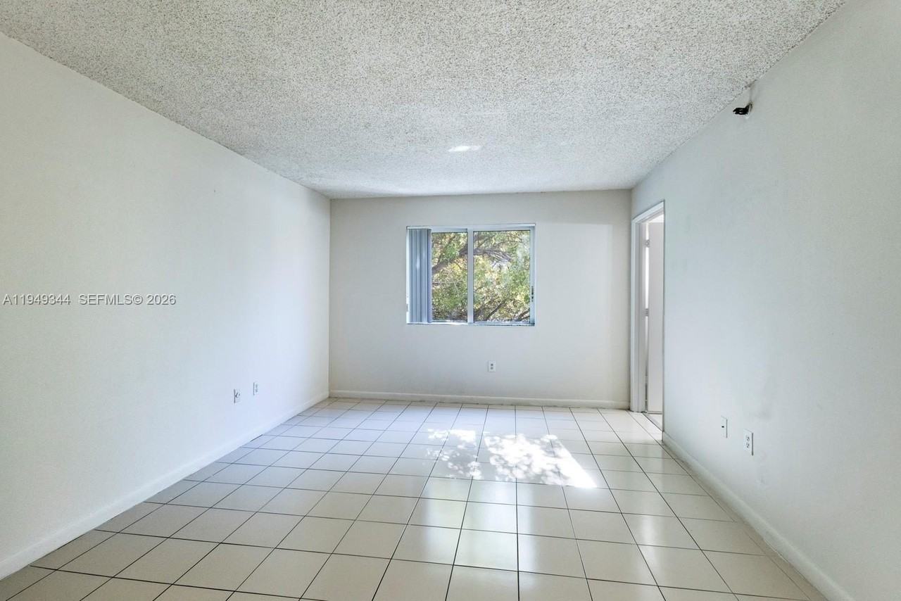 2660 Sw 37th Ave #314 - Photo 7 of 12