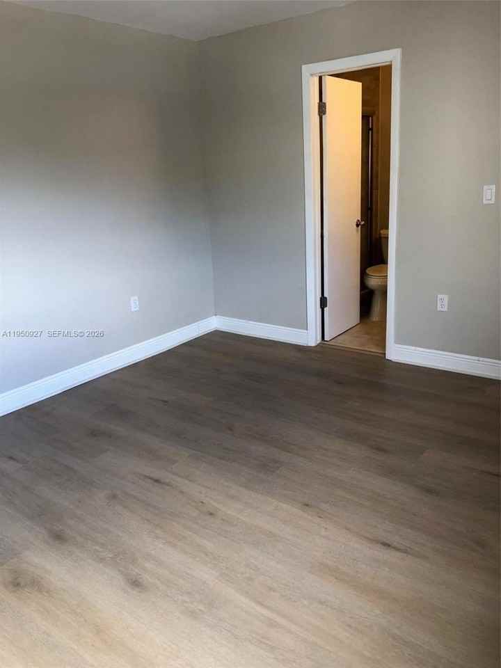 4708 Sw 67th Ave #L23 - Photo 7 of 19