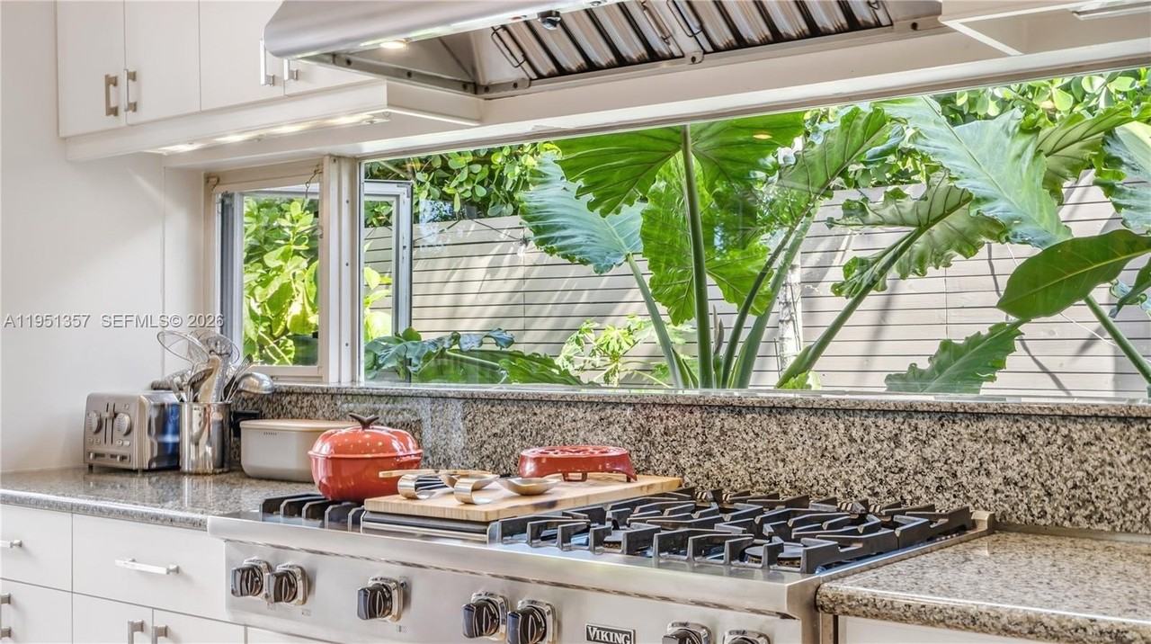 4805 Cherokee Ave - Photo 5 of 39