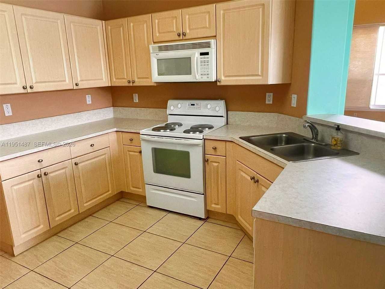 11336 Nw 47th Ln - Photo 4 of 27