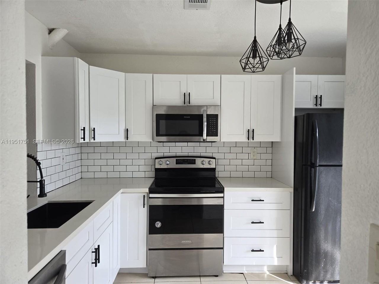 10301 Nw 33rd St #1-2 - Photo 4 of 28